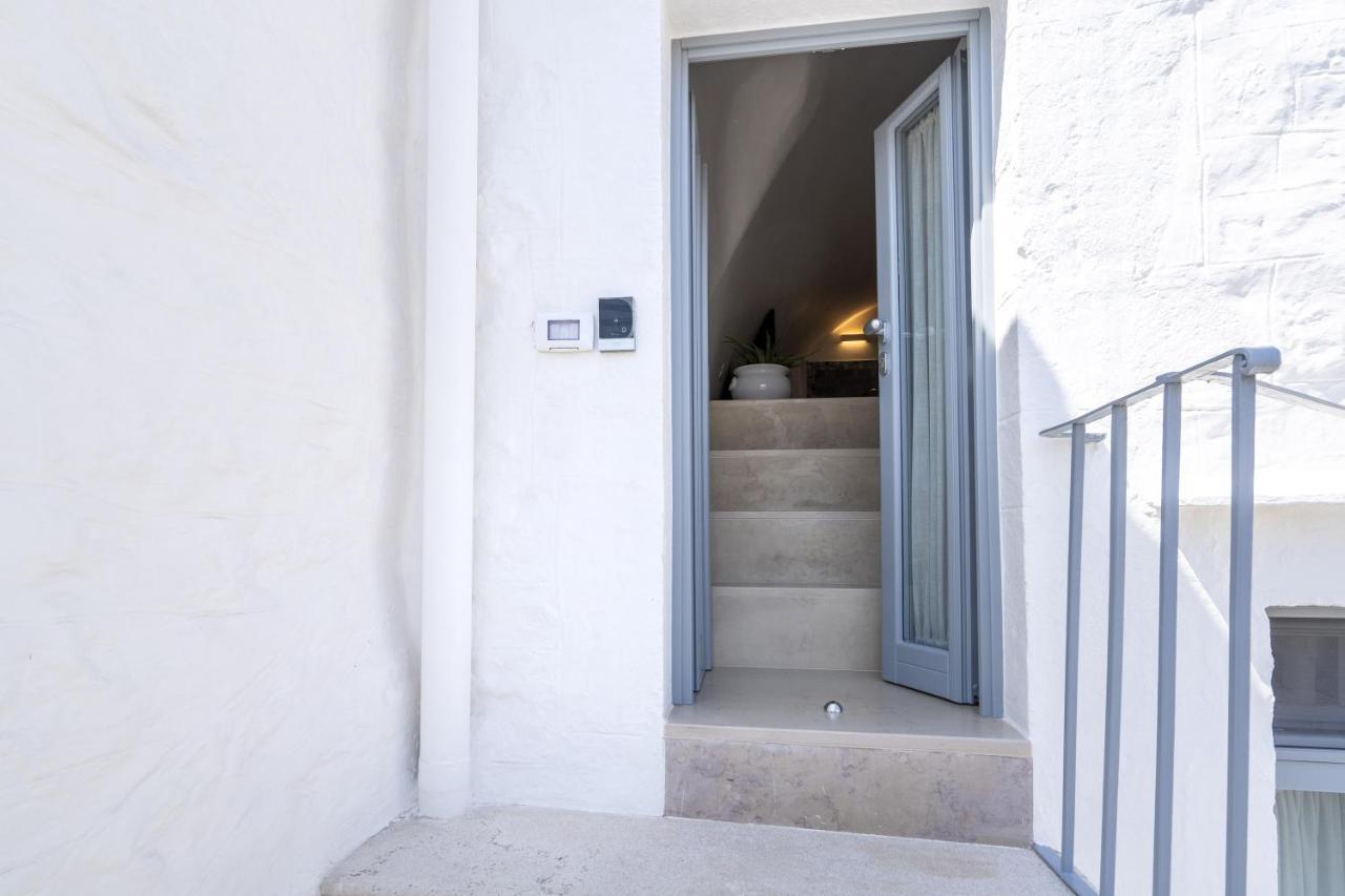 Suite La Scala Del Borgo Cisternino Eksteriør billede