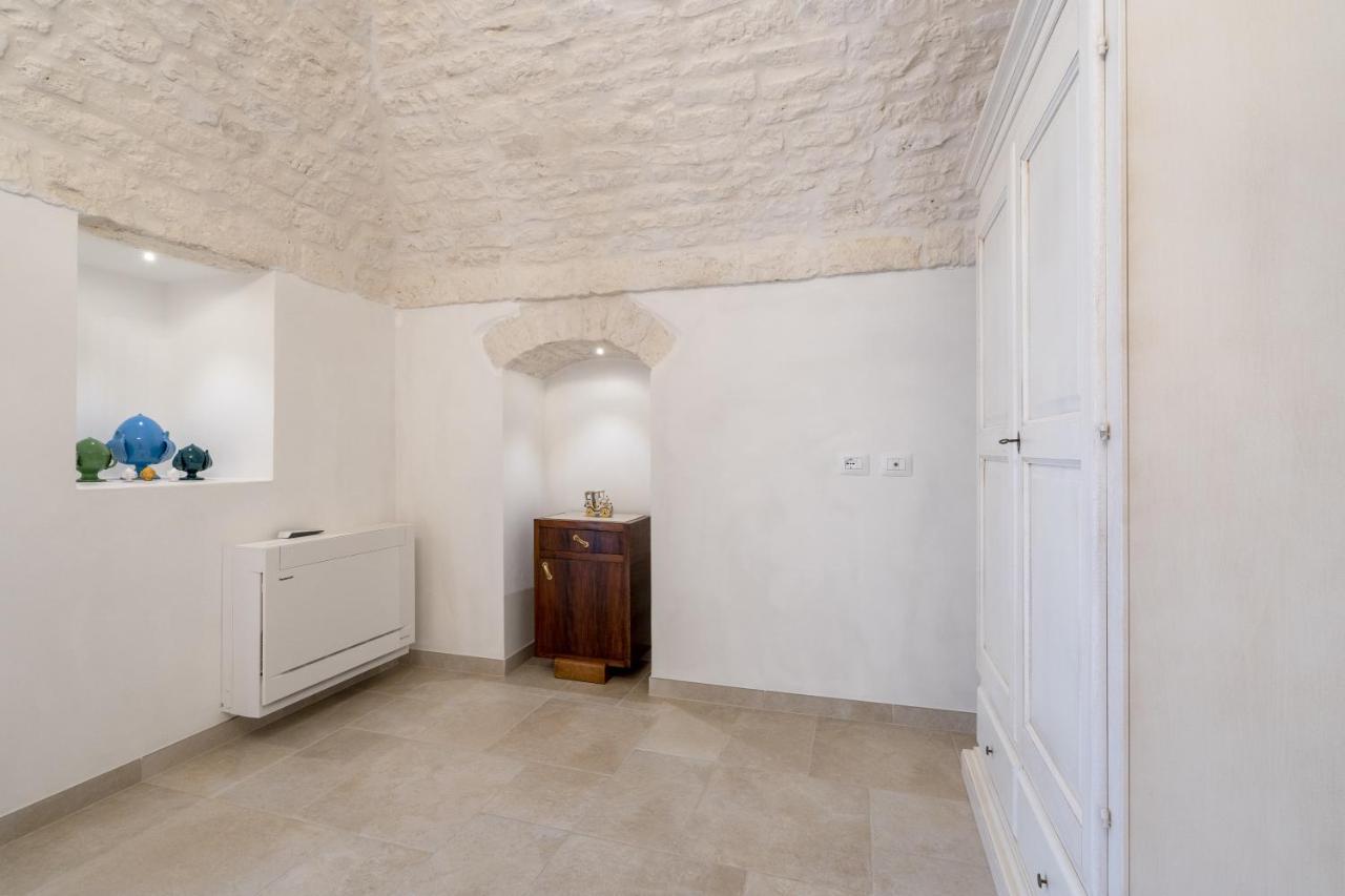 Suite La Scala Del Borgo Cisternino Eksteriør billede