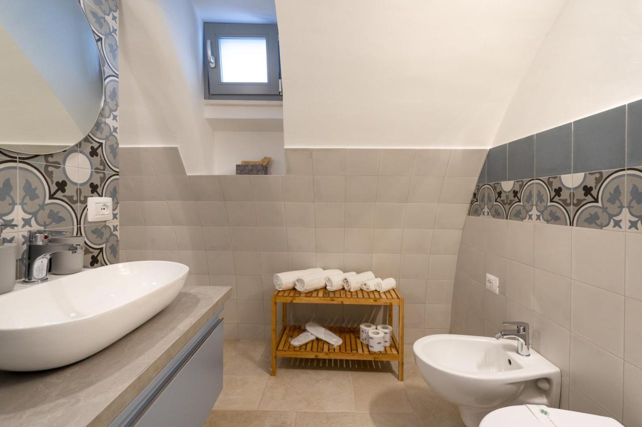 Suite La Scala Del Borgo Cisternino Eksteriør billede
